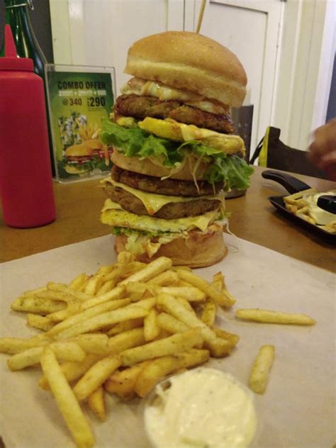 Get Your Hands On The Huge Burgers & Delish Fries At This Eatery In ...