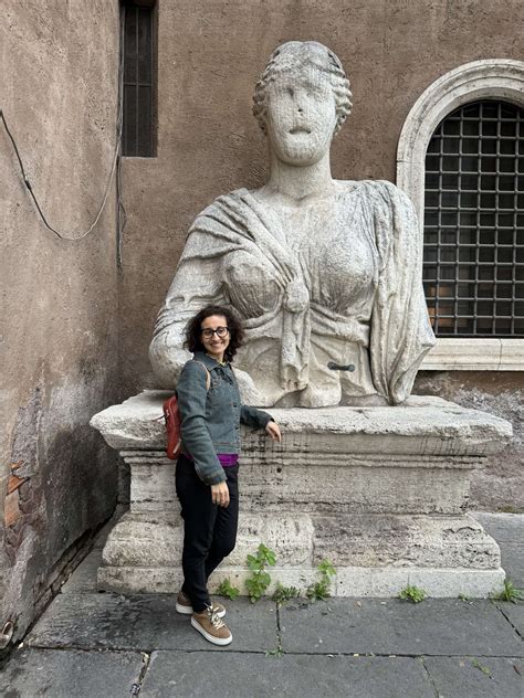 Colors in Italian - An Easy Guide: Pronunciation + Examples