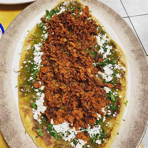 Huarache con al pastor y salsa verde - Parrilla La Nueva Fogata, Berlin ...