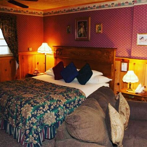 CATHY'S COTTAGES (Big Bear Region) - B&B Reviews, Photos, Rate ...