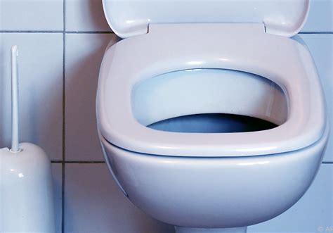 Frau hält Penis für Plastikattrappe – dann bewegt er sich - UnserTirol24