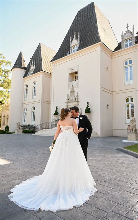 Designer Plus-Size Princess Wedding Dress | Stella York Wedding Dresses