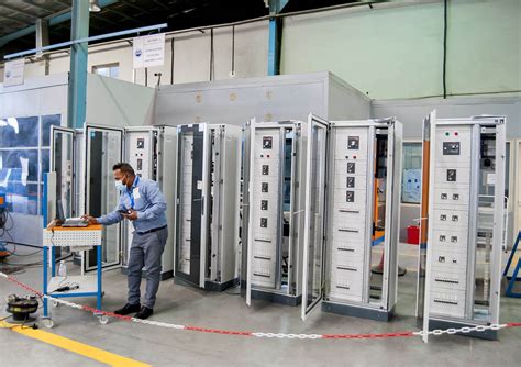 https://www.eamfco.com/img/projects/water-wastewater/al-shuqaiq-3-independent-water-plant/low-voltage-switchgear.jpg