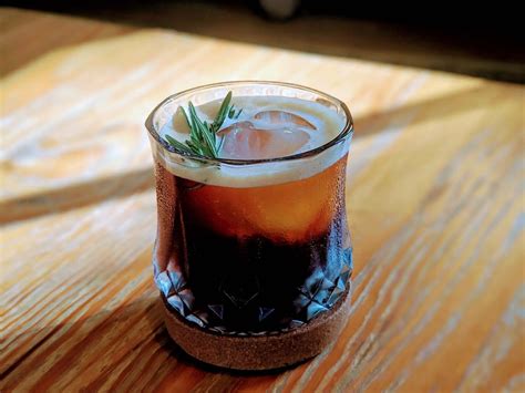 Ceramic vs Stainless Steel Mugs: A Detailed Comparison – CURVD