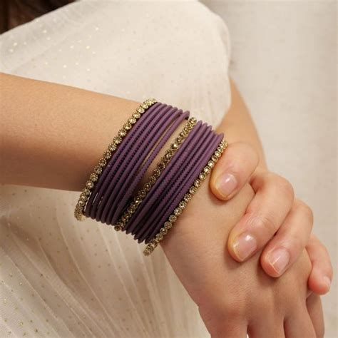 6 Unique Velvet Bangle Set Designs To Adore | Herzindagi