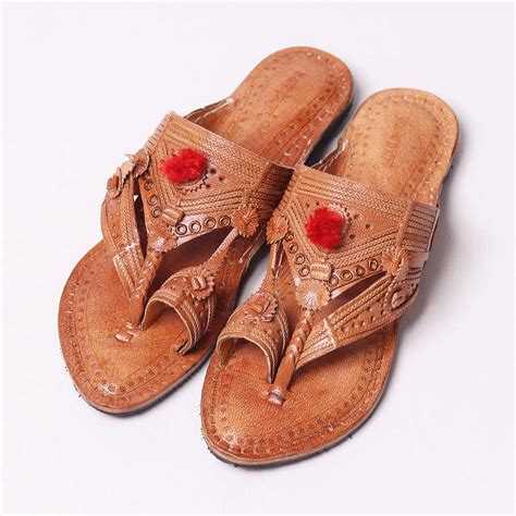 Aboli Kolhapuri – Women’s Authentic Handmade Leather Chappal – Kalapuri