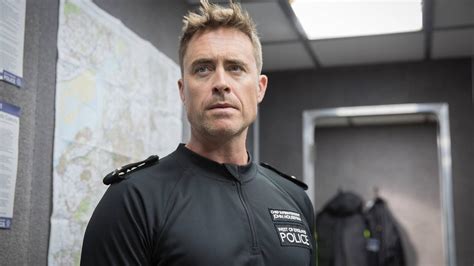 McDonald & Dodds (S01E02): A Wilderness of Mirrors Summary - Season 1 ...