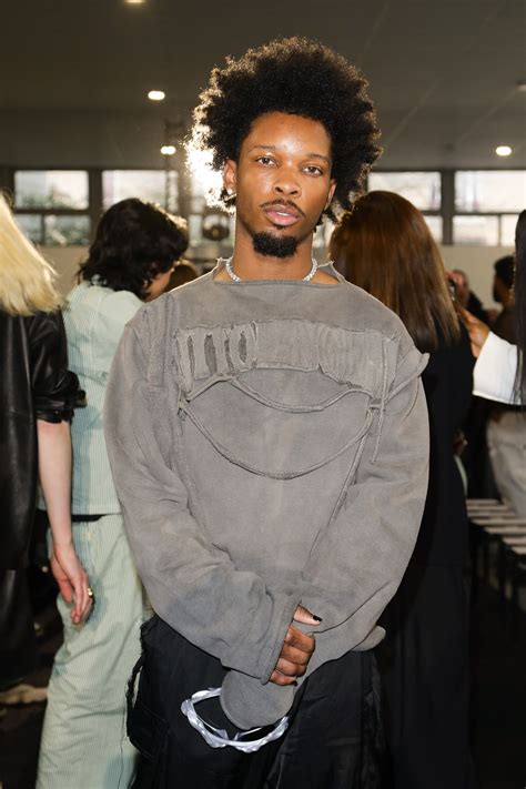 Singer D4vd considered suspect in investigation of teen found dead in his Tesla: Sources - KVIA