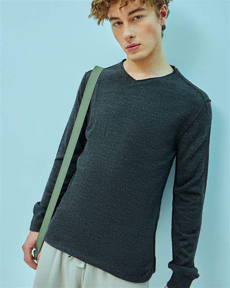 Buy Men's Grey Flat Knit Sweater Online at Bewakoof