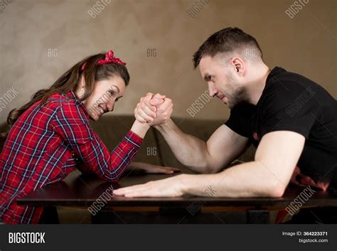 Very Strong Women Fighting Men