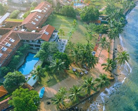 EARL'S REEF, BERUWALA (Moragalla) - Resort Reviews, Photos, Rate ...
