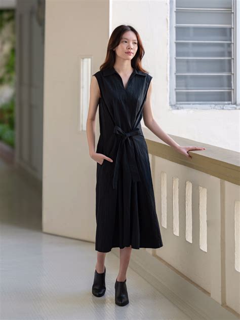 Check styling ideas for「Cotton Seersucker Belted Sleeveless Dress ...
