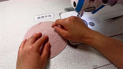 缝纫机缝合式缝纫过程操作期间缝纫机的脚高清图片下载-正版图片502954709-摄图网