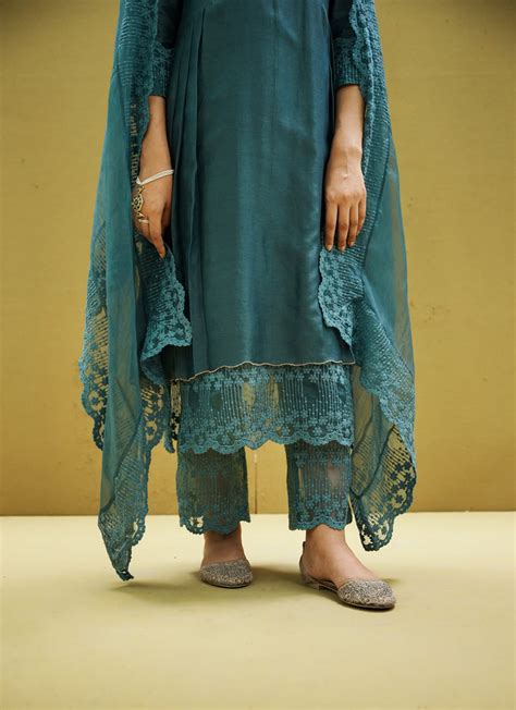 goonj(yale)- set of 3 - kurta, pant & dupatta - Naaz By Noor