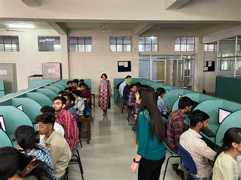 Computer Course 的图像结果