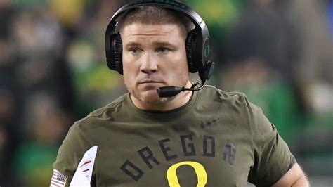 Cal hires Oregon DC Tosh Lupoi as next head coach - ESPN