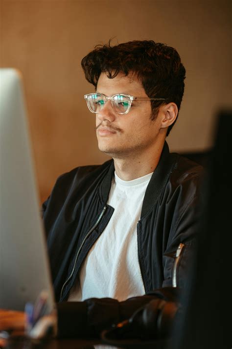 Business Man Face 的图像结果