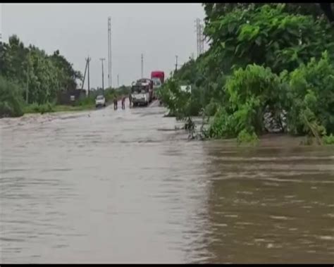 KCR reviews flood situation in Telangana, instructs official to be on ...