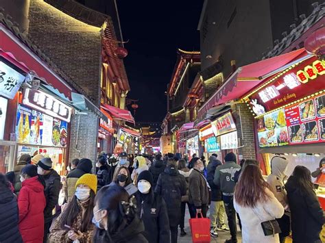 上周末近60万人逛沈阳中街 文化街区再现繁华盛景 - 中国日报网