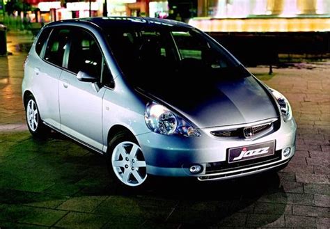 THE ULTIMATE CAR GUIDE: Honda Jazz - Genration 1.1 (2004-2006)