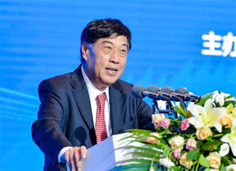 《财经》杂志总编辑王波明：如何恢复到正常的经济增长-新闻频道-和讯网
