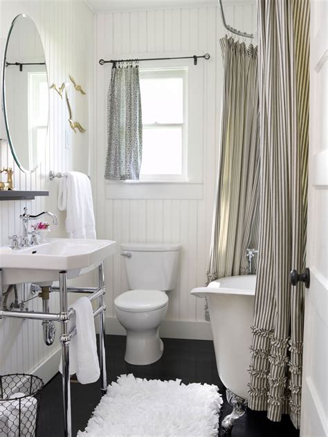 20 Bathroom Curtain Ideas