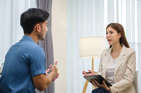 Life Coaching vs Therapy: Understanding the Differences and Benefits