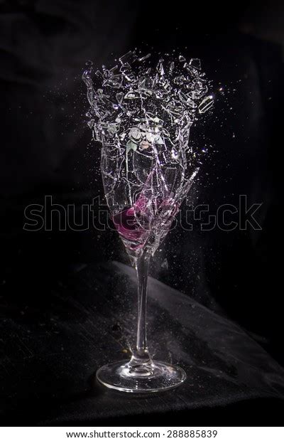 Liquid Exploding 的图像结果