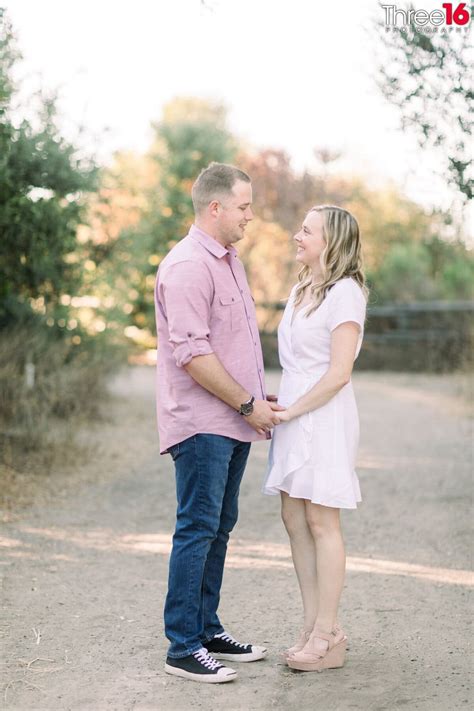 Northwest Open Space Engagement Photos | SJ Capistrano