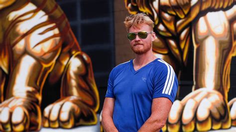 Indianapolis artist paints illusion mural on Fishers Jiffy Lube