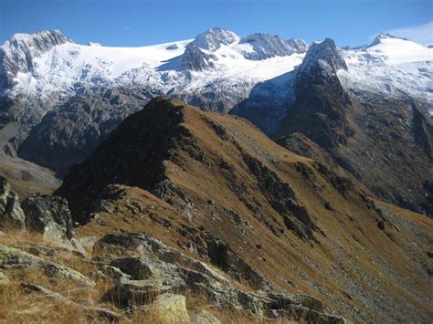 Wandern: Piz Ault im Val Medel - 5:25 h - 11 km - Bergwelten
