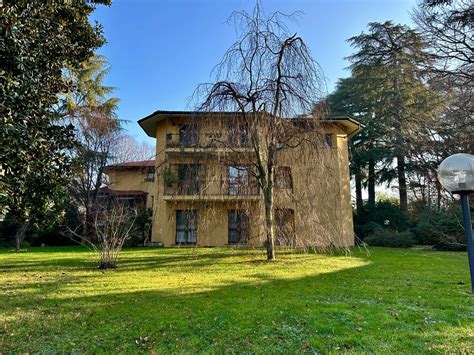 Via Giuseppe Rovani, 20900 Monza MB, Italia