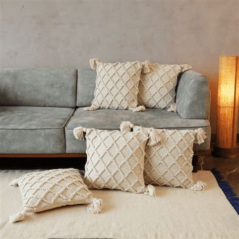 Buy Ivory Diamond Luxe Tufted Cushion Cover Online in India- Lushlyf