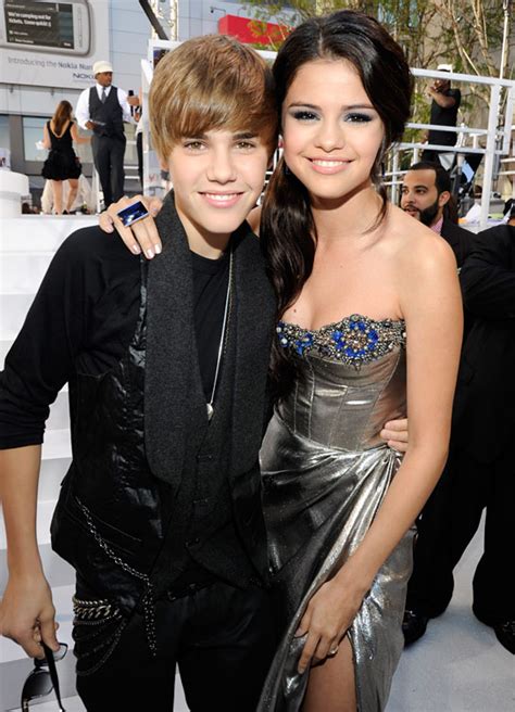 Justin Bieber With Girlfriend New Pictures 2012 ~ HOT CELEBRITY: Emma Stone