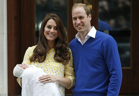 英国凯特王妃生产10小时后出院 小公主首次露面|王子和|凯特_凤凰资讯