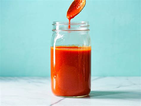 20 Spicy Facts On Sriracha Nutrition - OhMyFacts