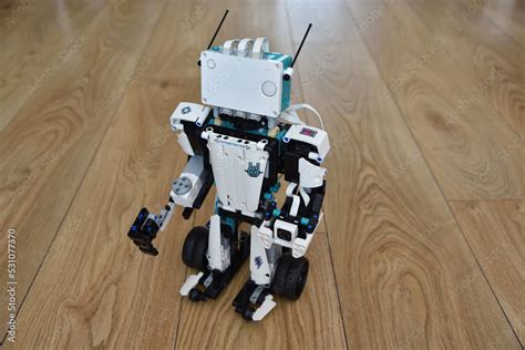 LEGO Robots 的图像结果