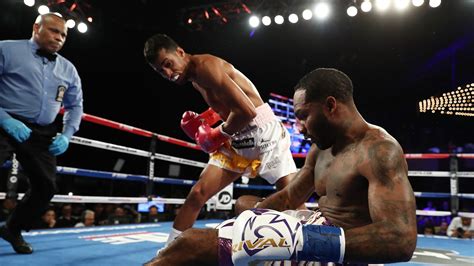 Alberto Machado KO's Yuandale Evans in opening round at Madison Square ...
