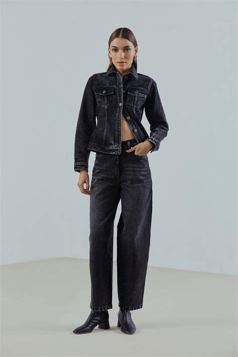Black Barrel Jeans – Qua