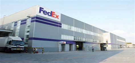Behind the scenes at FedEx Express during the holiday shipping rush ...