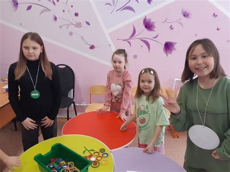 1 ноября ребята 6а класса ездили в детский сад «Снежинка». Воспитатели ...