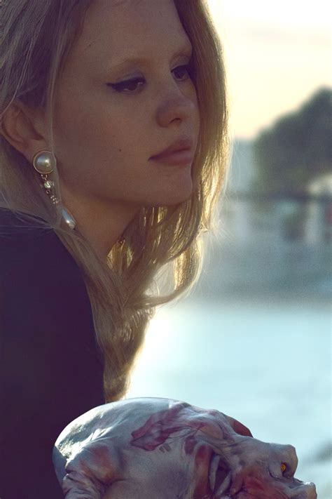 ‘Infinity Pool’ es la película de terror más retorcida de 2023 | Vogue ...