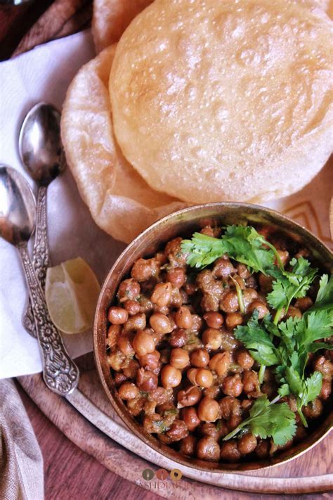 Kala Chana Recipe | Black Chickpeas Stir-fry - SpeakingAloud Magazine