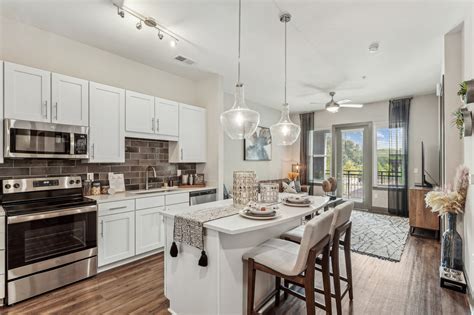 Luxury Apartments in Raleigh Near NC State | Bell Jones Franklin