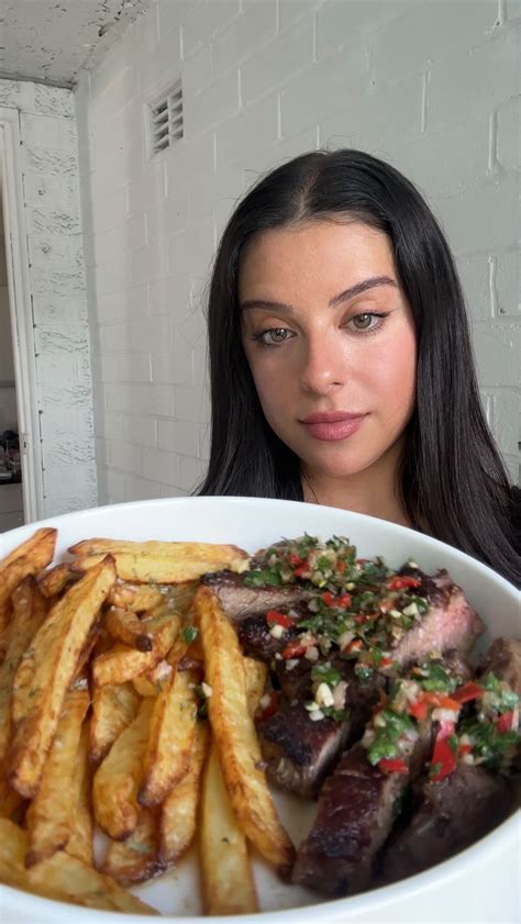 Eliya Hachem | Healthy & High Protein Meal Prep part 2: Penna Alla Vodka with Chicken Recipe ...