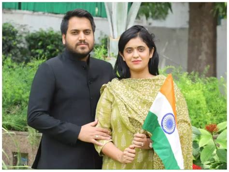 Love story of IAS Charchit Gaur and IFS Aarushi Mishra: कोटा में मिले ...