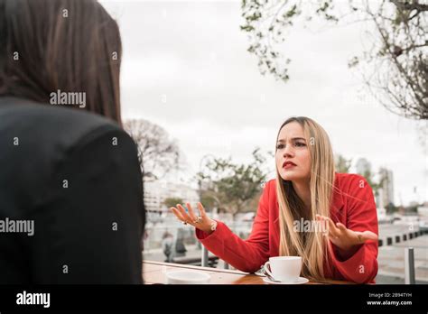 Angry Conversation 的图像结果