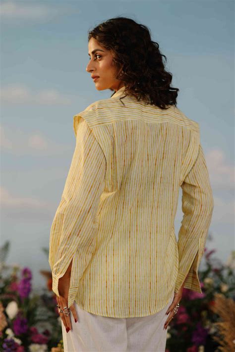 Boxy shirt with shoulder pleat detailing - yellow stripes – Label Rama