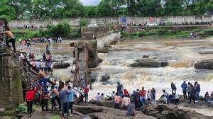 Pune Bridge Collapse Fallout: District Administration To Dismantle All ...