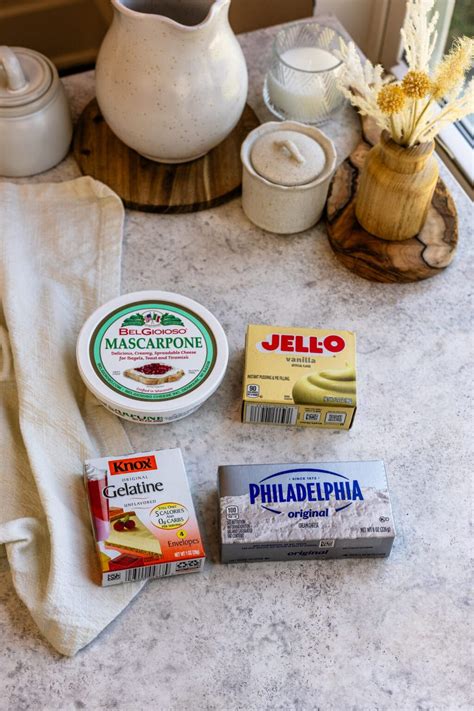 Stabilized Whipped Cream Frosting - Pies and Tacos